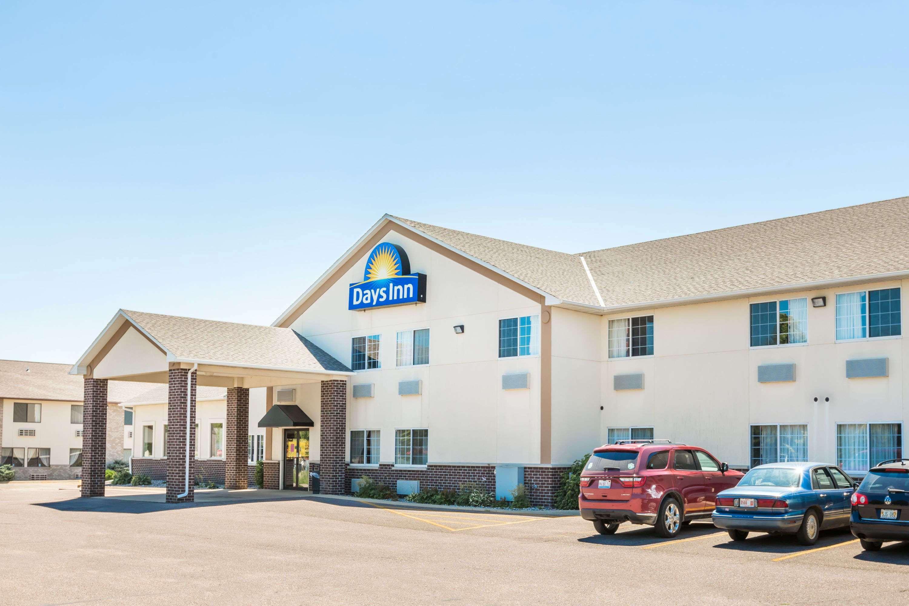 Reston Inn & Suites Spencer Εξωτερικό φωτογραφία