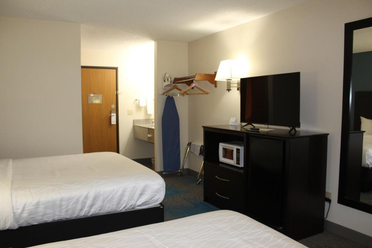 Reston Inn & Suites Spencer Εξωτερικό φωτογραφία
