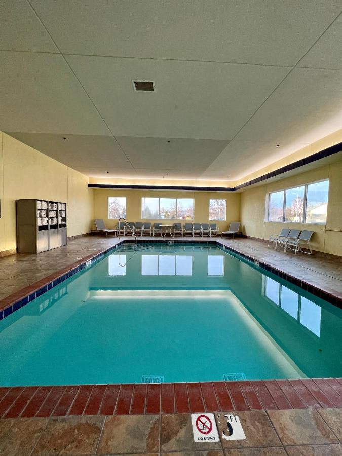 Reston Inn & Suites Spencer Εξωτερικό φωτογραφία