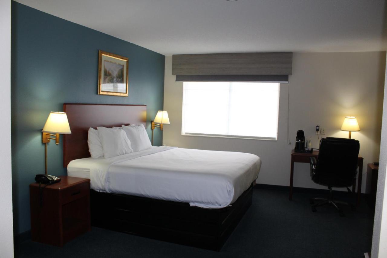 Reston Inn & Suites Spencer Εξωτερικό φωτογραφία