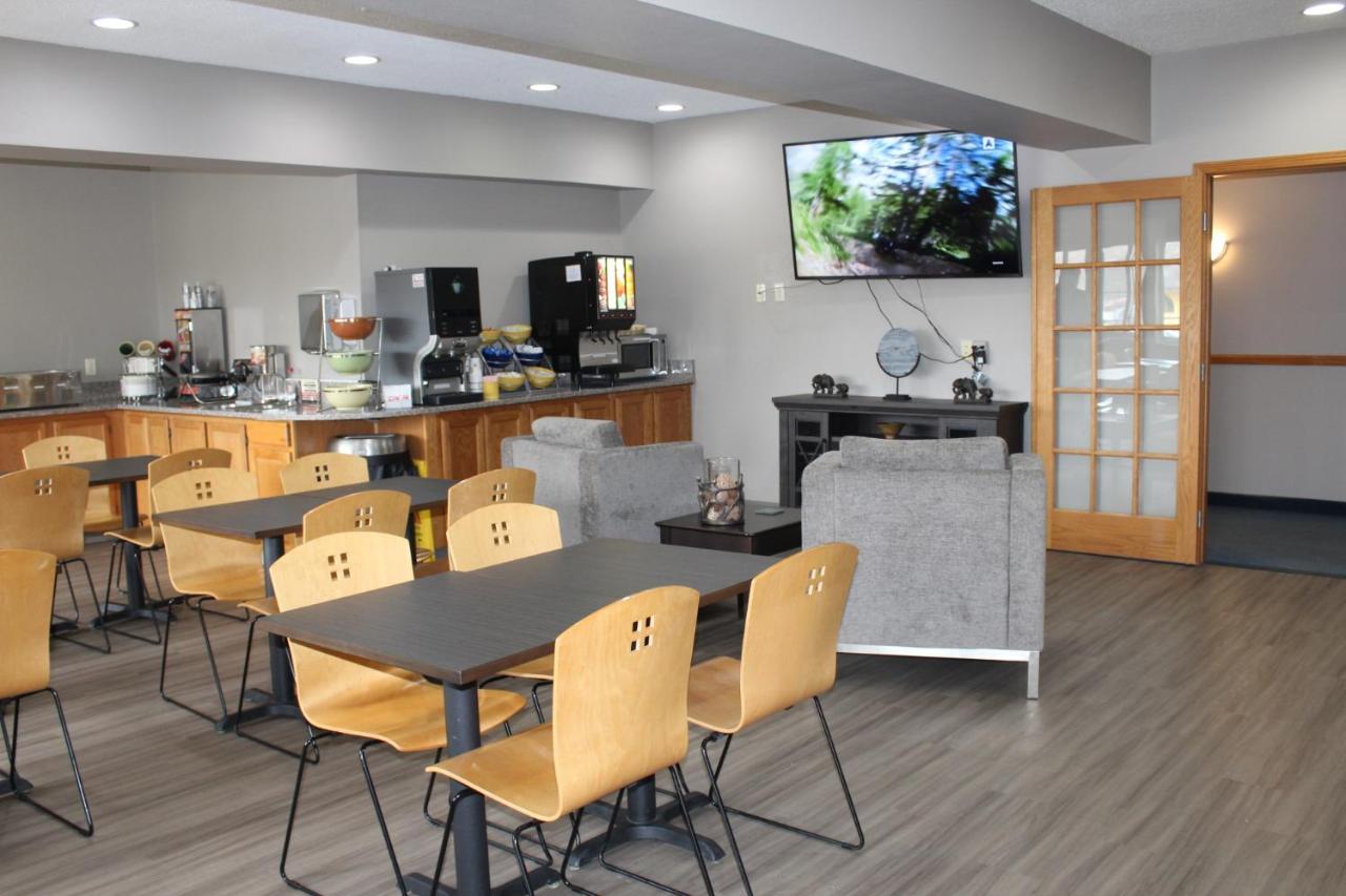 Reston Inn & Suites Spencer Εξωτερικό φωτογραφία