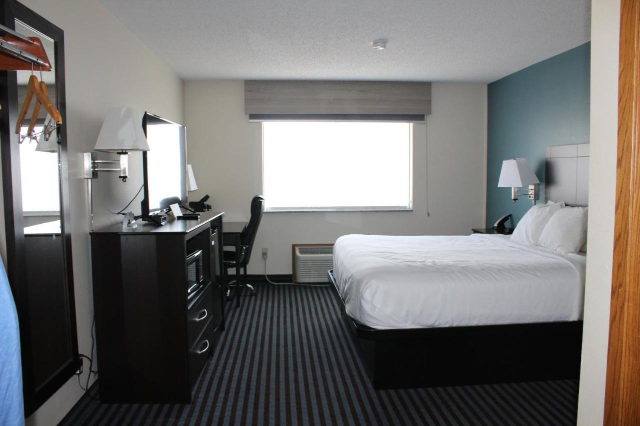 Reston Inn & Suites Spencer Εξωτερικό φωτογραφία