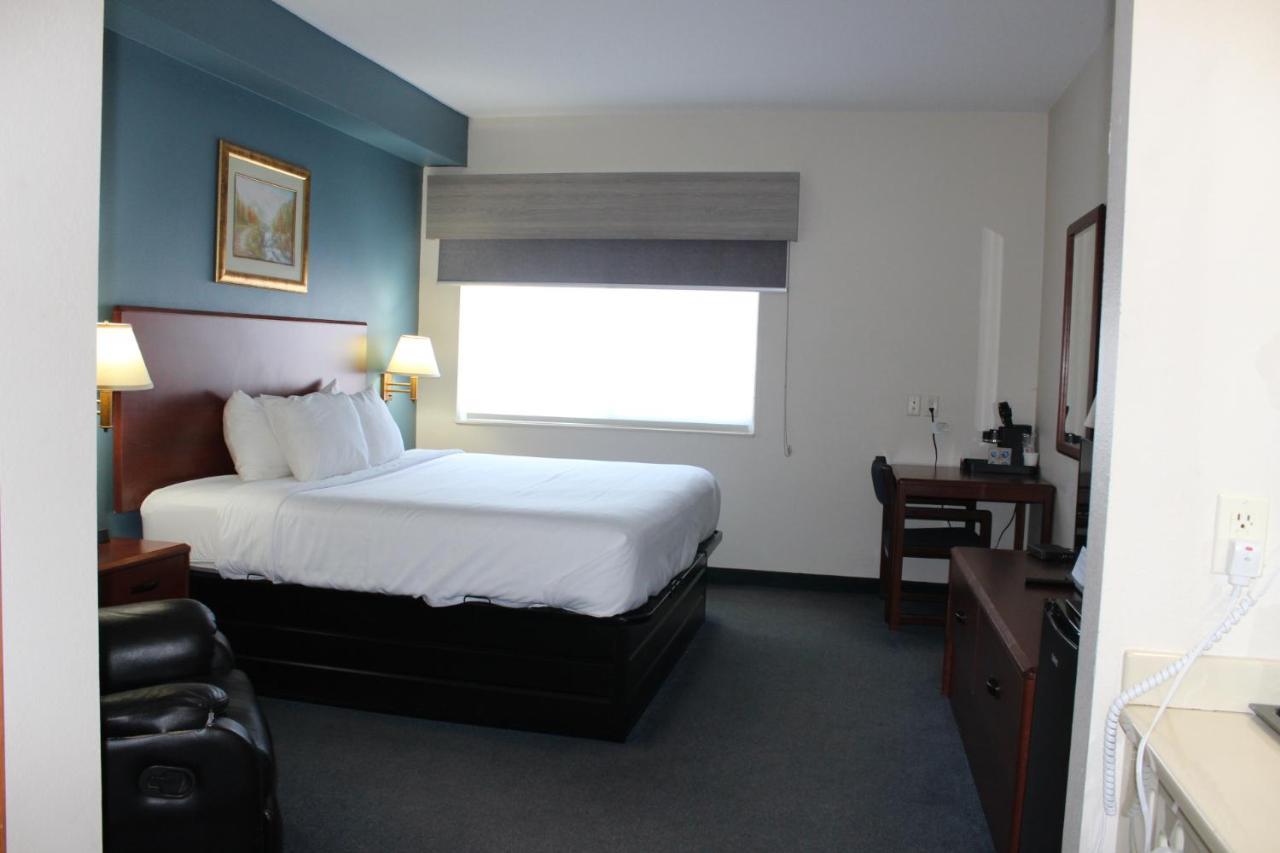 Reston Inn & Suites Spencer Εξωτερικό φωτογραφία