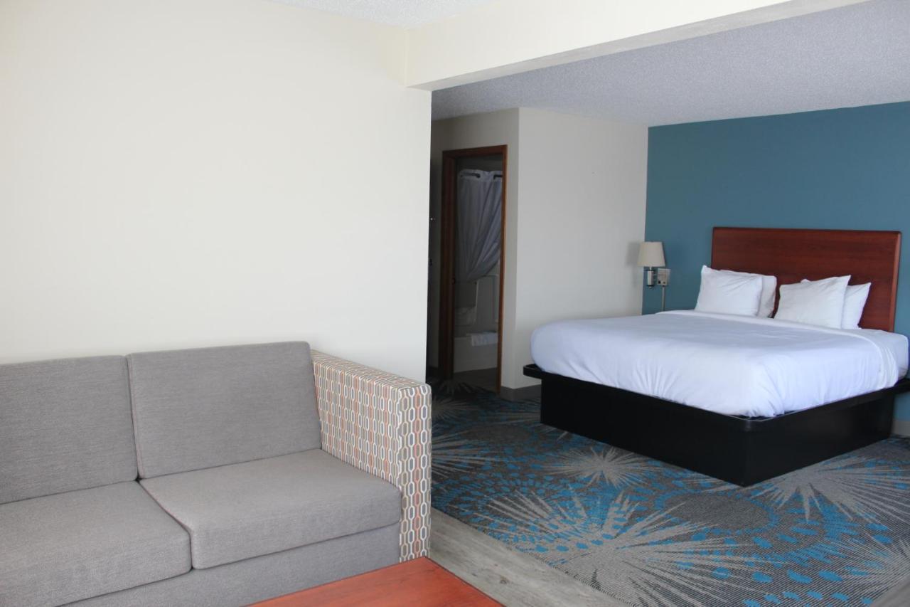 Reston Inn & Suites Spencer Εξωτερικό φωτογραφία