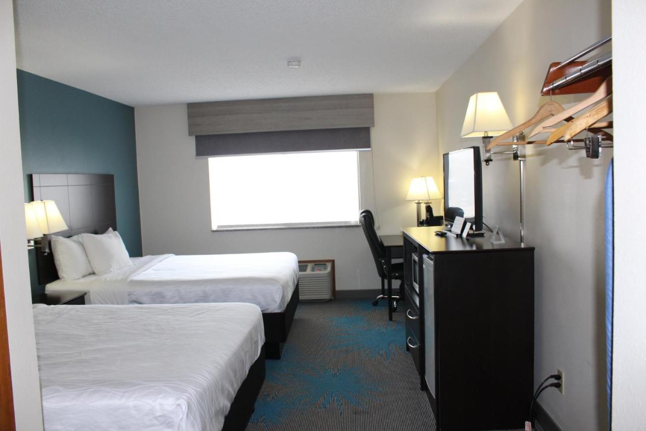 Reston Inn & Suites Spencer Εξωτερικό φωτογραφία