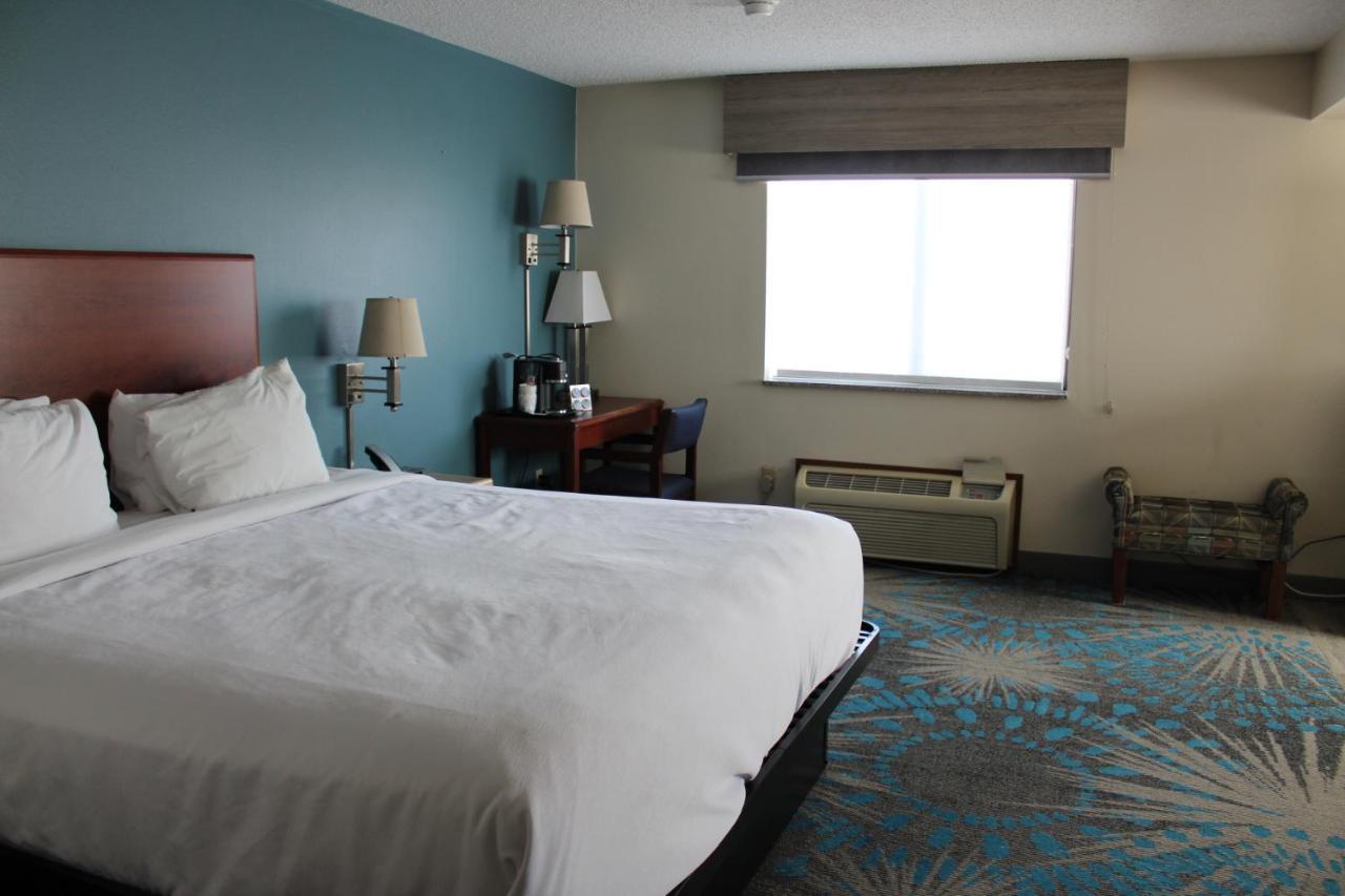 Reston Inn & Suites Spencer Εξωτερικό φωτογραφία