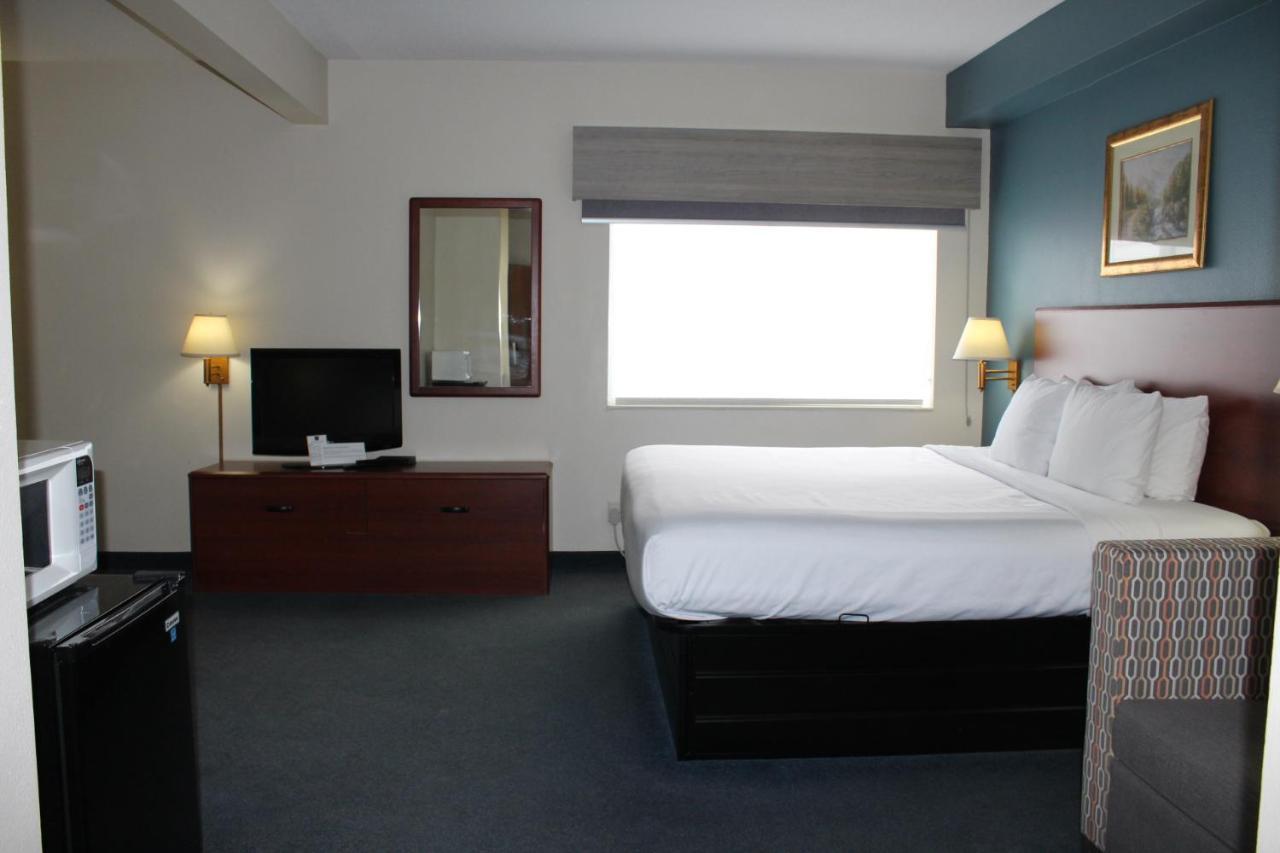 Reston Inn & Suites Spencer Εξωτερικό φωτογραφία